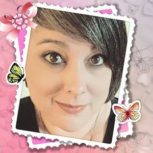 Meet your Posher, Danyelle